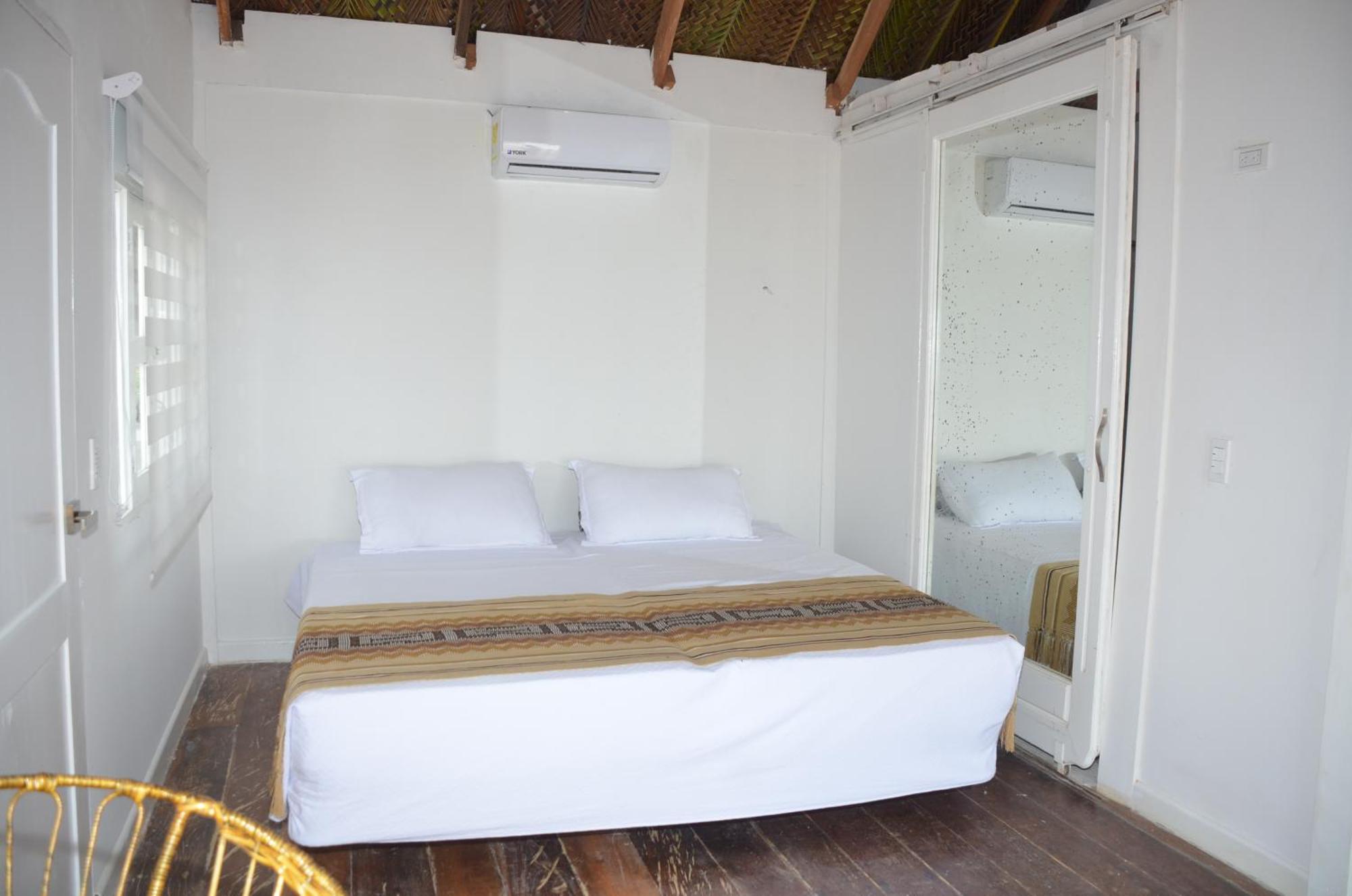 Marine Beach Club & Hotel By Tequendama Tierra Bomba Exterior photo
