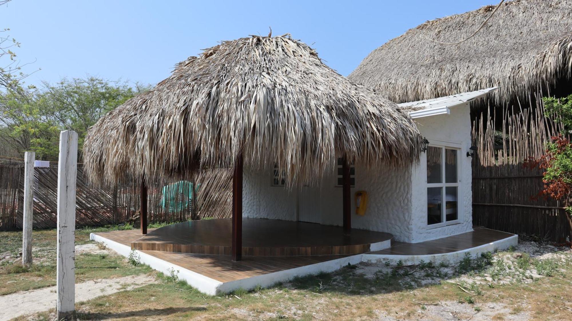 Marine Beach Club & Hotel By Tequendama Tierra Bomba Exterior photo